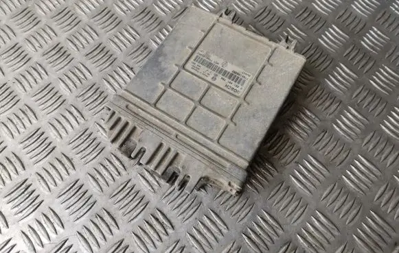 Renault Laguna I Engine control unit/module 0281001766 7700108382 7700105952