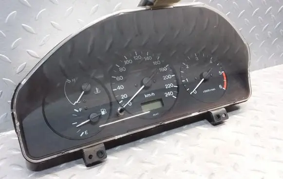 Mazda 626 Speedometer (instrument cluster) GE6SA