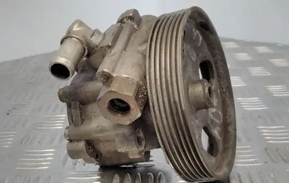 Peugeot 607 Power steering pump 9637000880