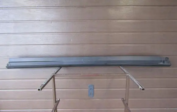 Front sill (body part)