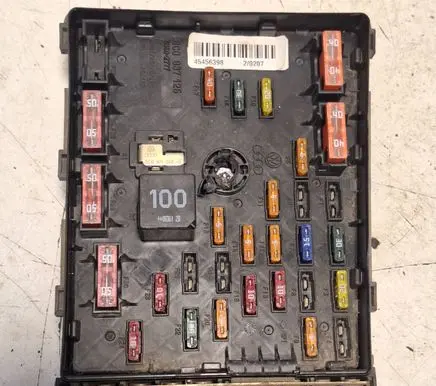 Volkswagen PASSAT B6 Fuse module 3C0937125 63592777
