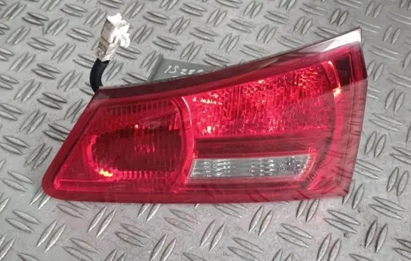 Lexus IS 220D-250-350 Tailgate rear/tail lights