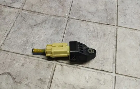 Subaru Outback Airbag deployment crash/impact sensor 98237AG000