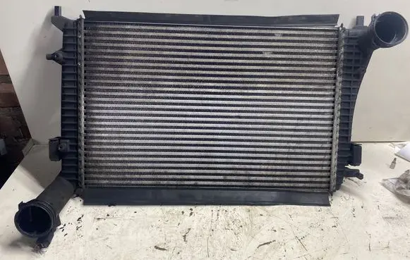Volkswagen PASSAT B6 Intercooler radiator 3C0145803E L3650000