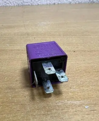Volkswagen PASSAT B5 Other relay 431951253G D9917