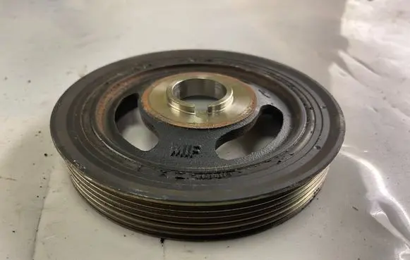 Volvo V40 Crankshaft pulley E110124a