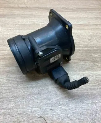 Audi A3 S3 8L Mass air flow meter DMA0200 1974000001