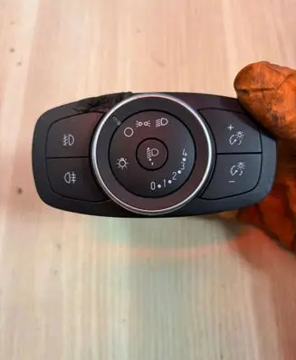 Ford Transit VII Light switch 1050798700