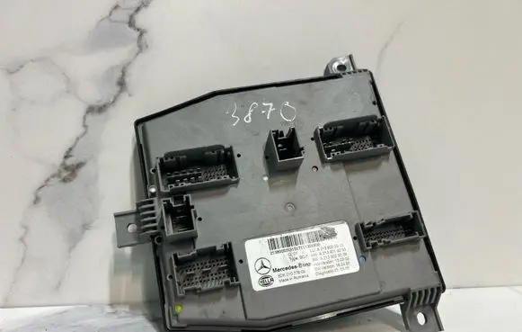 Mercedes-Benz E W238 SAM control unit A2139014203