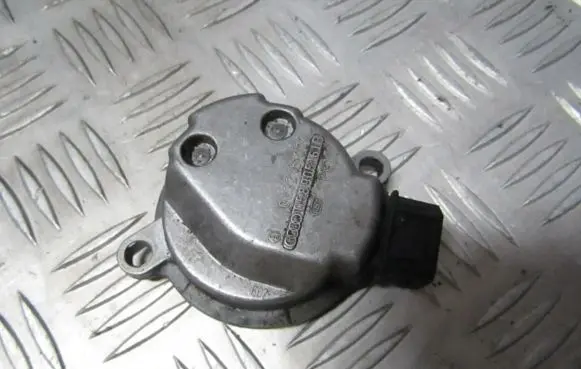 Audi A4 S4 B5 8D Camshaft position sensor 058905161B