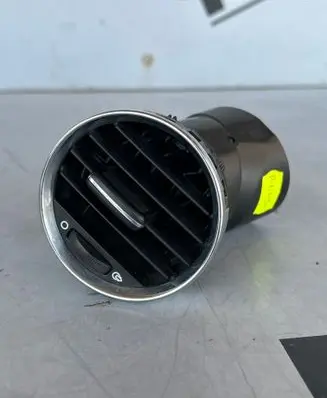 Peugeot 308 SW Dash center air vent grill Y05201 PPTD40