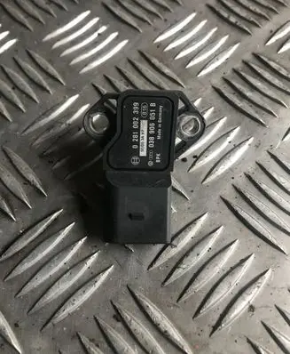 Audi A4 S4 B7 8E 8H Air pressure sensor 038906051B 0281002399