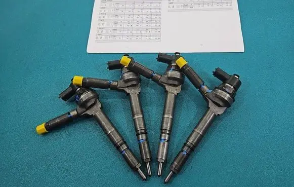 Opel Astra H Fuel injectors set 0445110175 IMPRK1585555