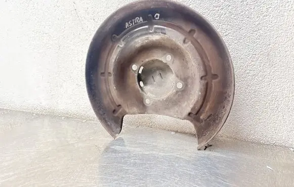 Opel Astra J Rear brake disc plate dust cover 13332182 927490801 367973422