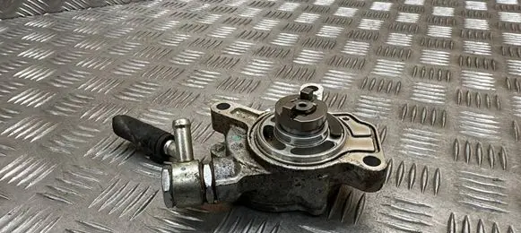Mazda CX-5 II Vacuum pump PE2718G00