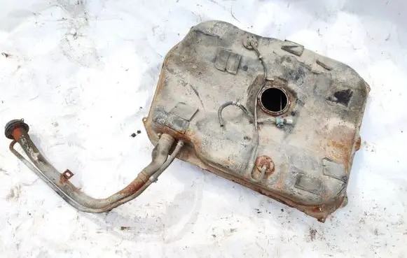 KIA Carens I Fuel tank 