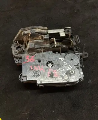 BMW 3 E90 E91 Front door lock 7059973
