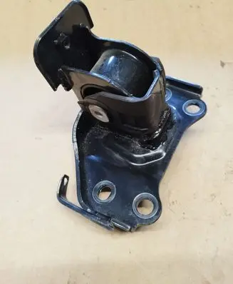 Lexus NX Engine mount bracket