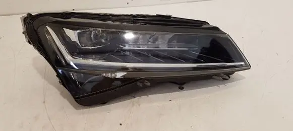 Skoda Superb B8 (3V) Headlight/headlamp