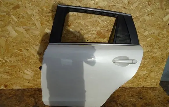 Mazda 6 Rear door