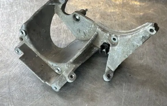 Peugeot 308 Fuel filter bracket/mount holder 9672309780