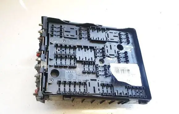 Volkswagen PASSAT B6 Fuse box set 1k0937124k 0-1418986-1