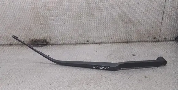 Mitsubishi Lancer VIII Front wiper blade arm