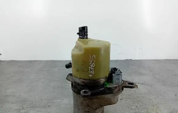 Volvo V50 Power steering pump 4N513K514DJ