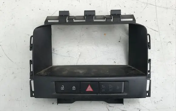 Opel Astra J Radio/GPS head unit trim 13262615