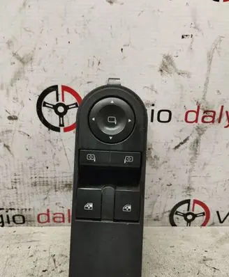 Opel Zafira B Electric window control switch 13228706