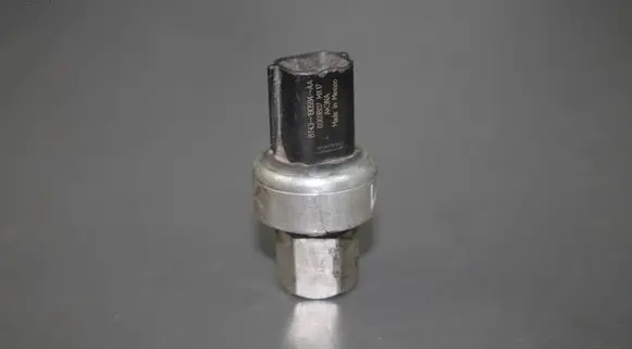 Ford Focus Air conditioning (A/C) pressure sensor BT4319D594AA