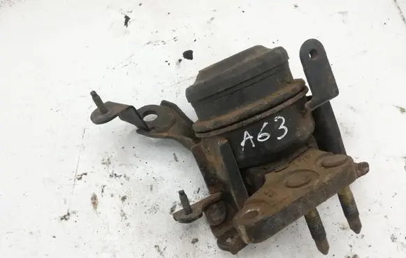 Toyota Corolla E120 E130 Engine mount bracket NOCODE
