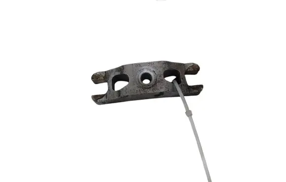 Volkswagen Golf VI Fuel Injector clamp holder 03L216