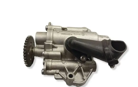 Volkswagen Golf VII Oil pump 04E115109S
