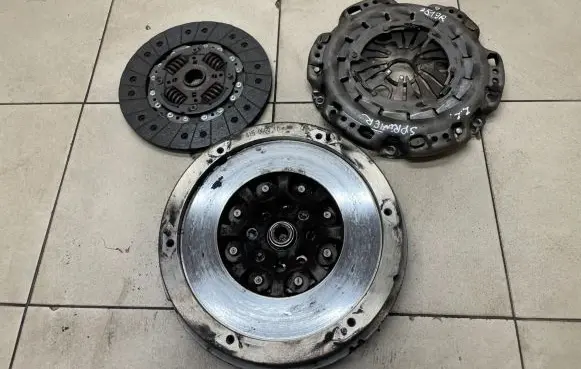 Mercedes-Benz Sprinter W906 Clutch set kit 324056210 415066010