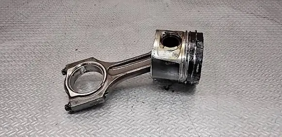 BMW 3 E90 E91 Piston with connecting rod