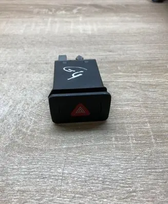 Volkswagen Golf IV Hazard light switch 1J0953235J
