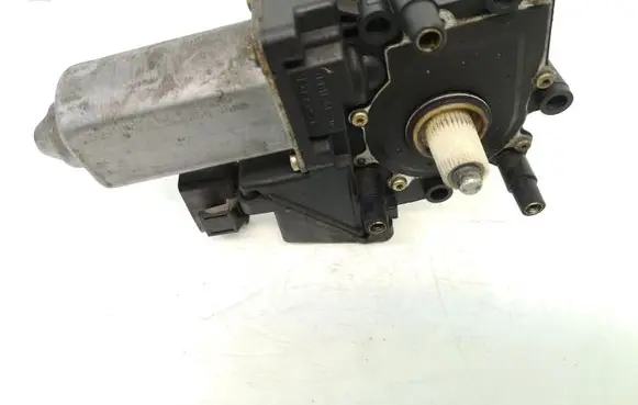 Audi A3 S3 8L Front door window regulator motor 114180101 7743000741 119024113