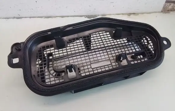 Peugeot 2008 II Air intake duct part 9826833180