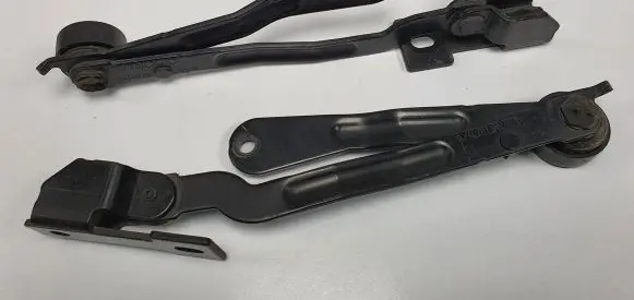 Volvo XC90 Tailgate/trunk/boot hinge 8659075
