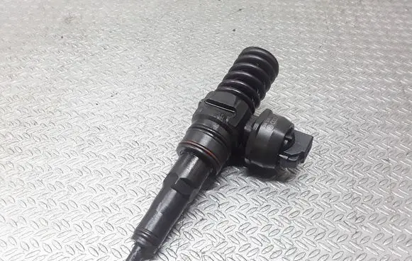 Audi A4 S4 B6 8E 8H Fuel injector 038130073AR