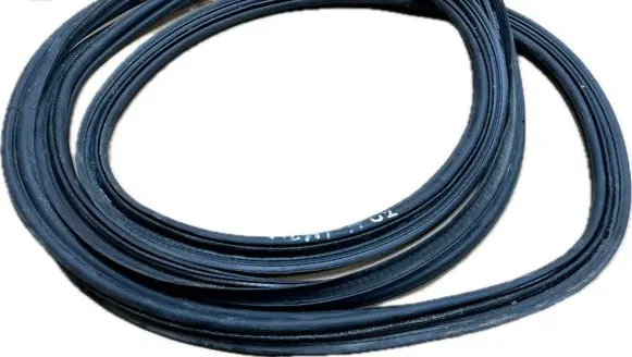 Cadillac Escalade IV Trunk rubber seal (body) 24LKTRH35TG5T4