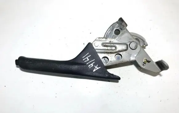 Handbrake/parking brake lever assembly