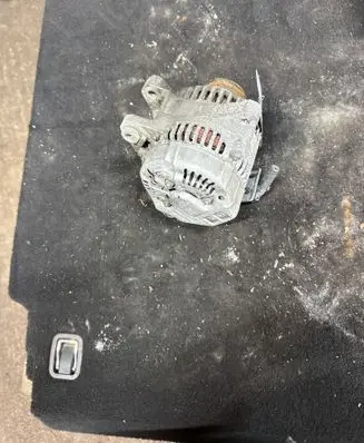 Toyota Yaris Generator/alternator 2706028110