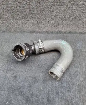 Audi Q7 4L Engine coolant pipe/hose 7L6122157D