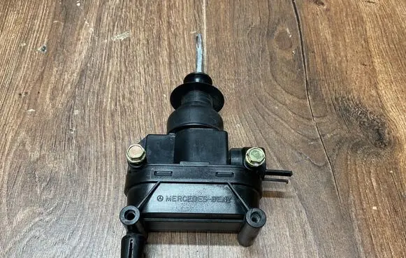 Mercedes-Benz SL R129 Vacuum valve A1248001875 A1248002175