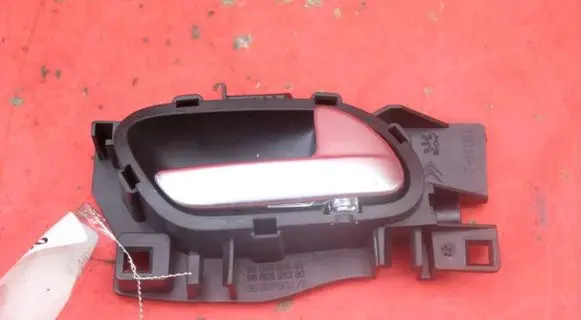 Peugeot 508 RXH Front door interior handle 9800099680