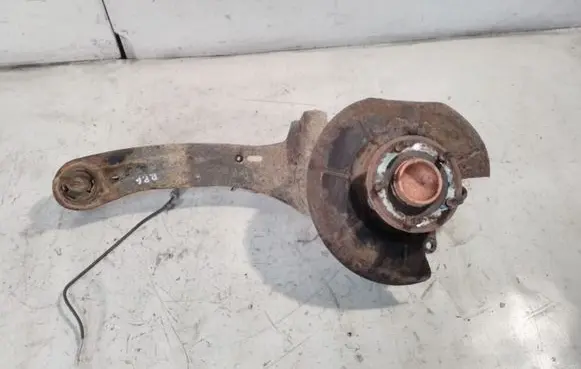 Mazda 3 I Rear wheel hub spindle/knuckle 