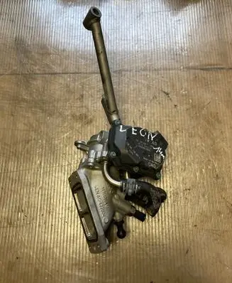Seat Leon (5F) Electric throttle body valve 04L128063P A2C84315500