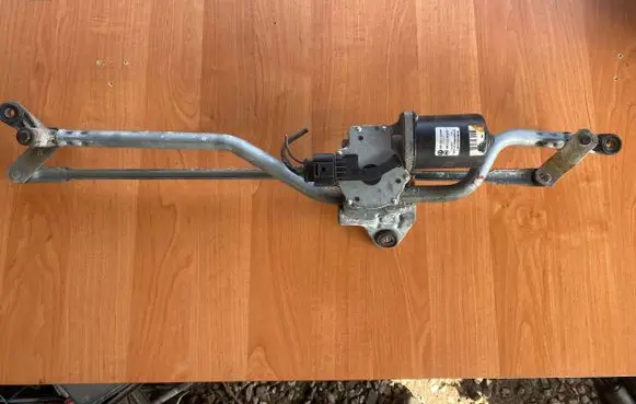 Volkswagen Transporter - Caravelle T5 Front wiper linkage and motor 7H1955023B 7E1955113PS5 443122351017